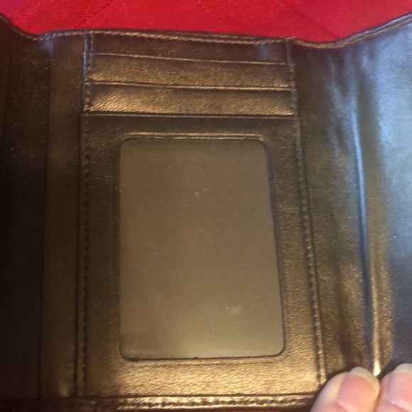 PreOwned - Coach Wallet - snaps and zipper work -7 credit cards slots-5 pockets - Picture 8 of 16